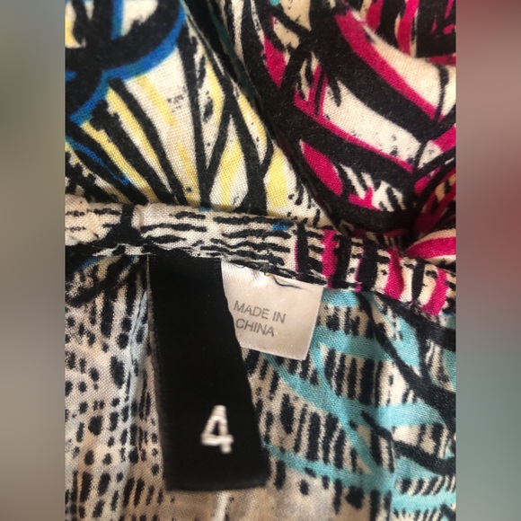 Host Pick! 🤩Colorful Strapless Dress with Leaf Design Size 4 - Picture 7 of 10